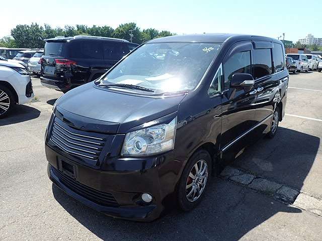 TOYOTA NOAH photo 2