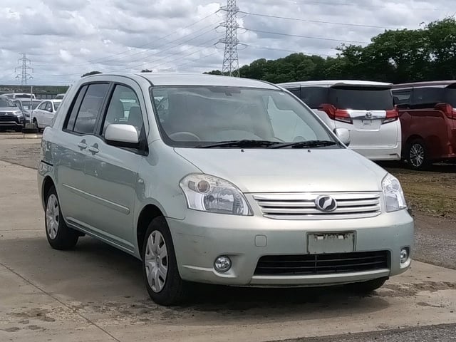 TOYOTA RAUM 2007