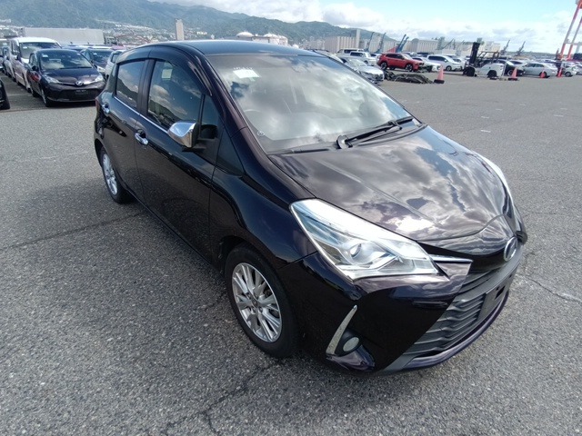 TOYOTA VITZ 2017