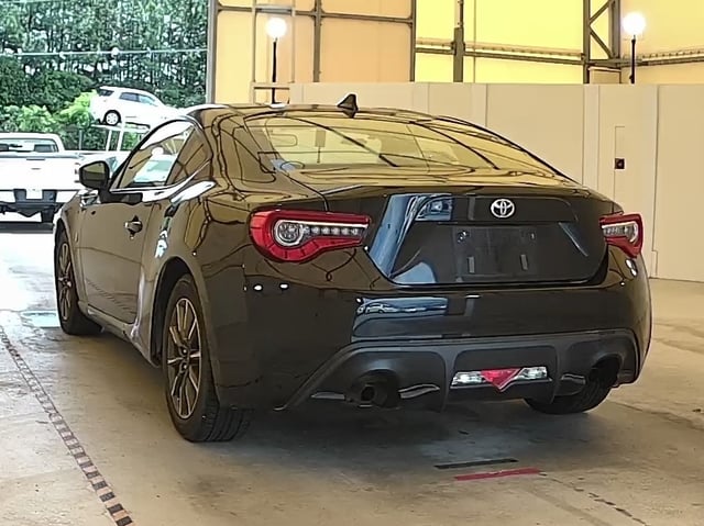 TOYOTA 86 photo 3