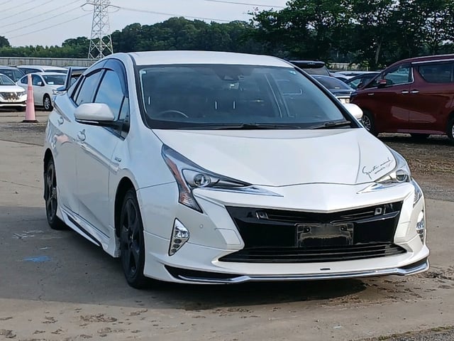 TOYOTA PRIUS 2017