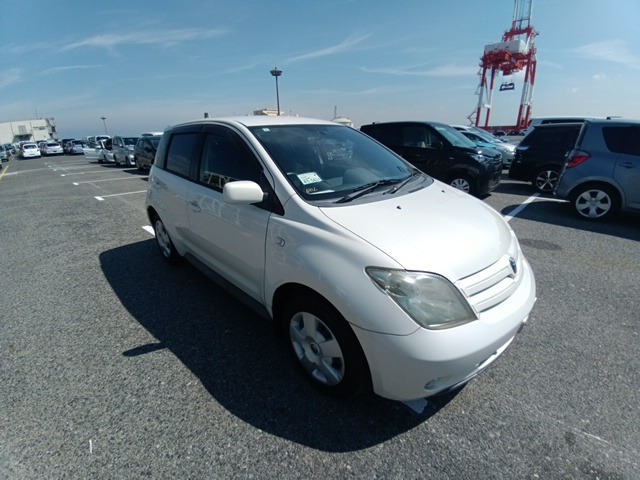 TOYOTA IST 2005