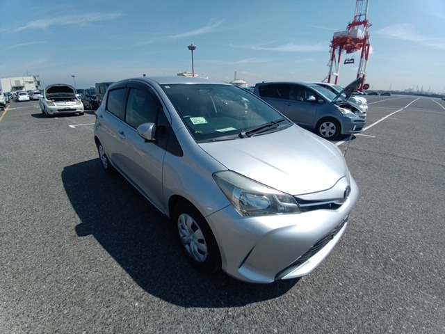 TOYOTA VITZ 2015