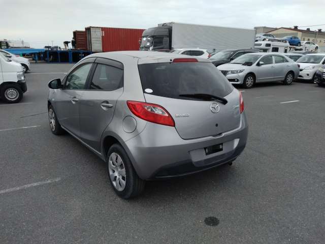 MAZDA DEMIO photo 3