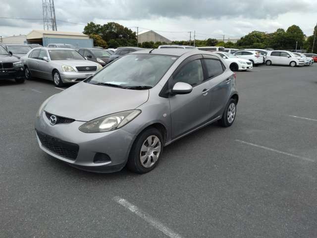 MAZDA DEMIO photo 2