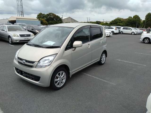 DAIHATSU MOVE photo 2