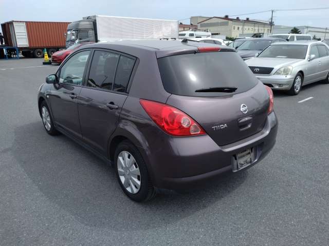 NISSAN TIIDA photo 3