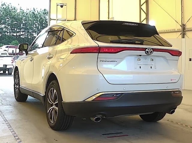 TOYOTA HARRIER photo 3