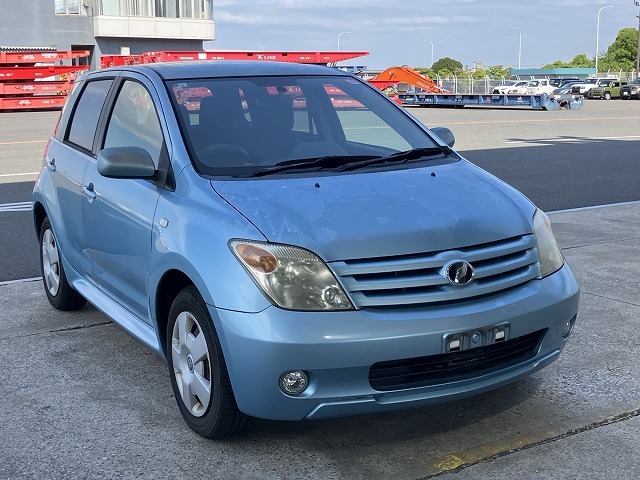 TOYOTA IST 2005