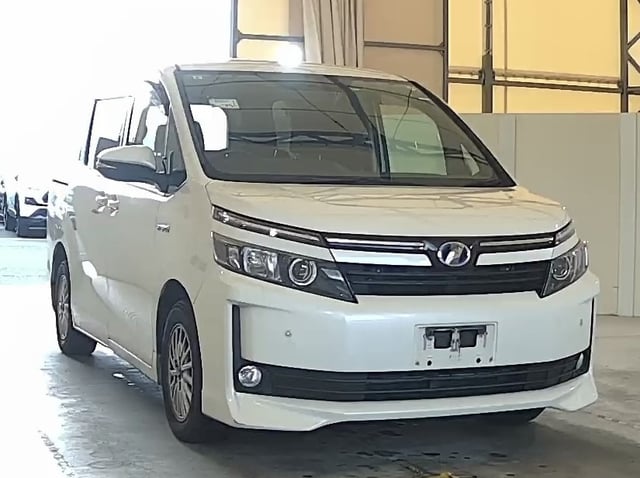 TOYOTA VOXY 2015