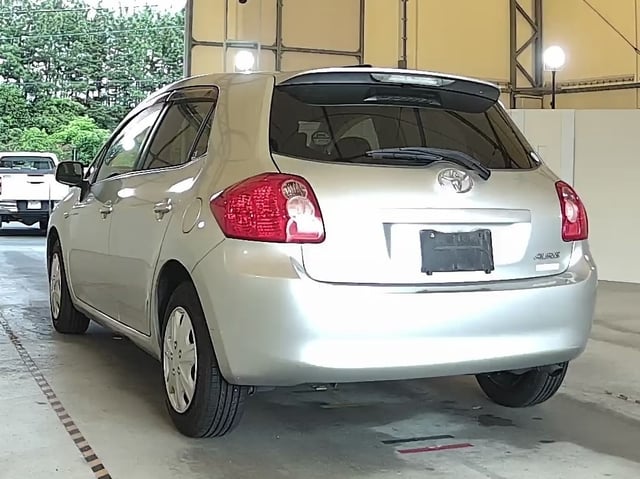 TOYOTA AURIS photo 3