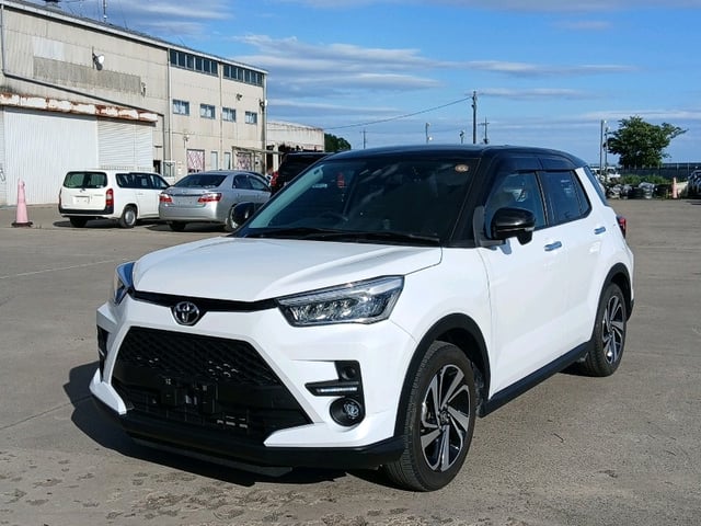 TOYOTA RAIZE photo 3