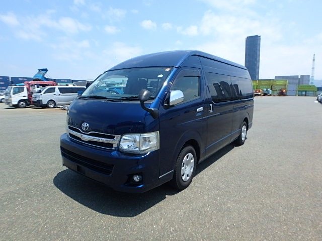 TOYOTA HIACE WAGON photo 2