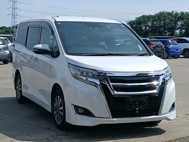 TOYOTA ESQUIRE 2017