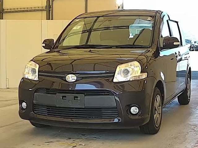 TOYOTA SIENTA photo 2