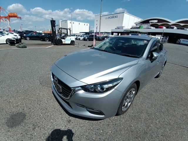 MAZDA AXELA photo 2