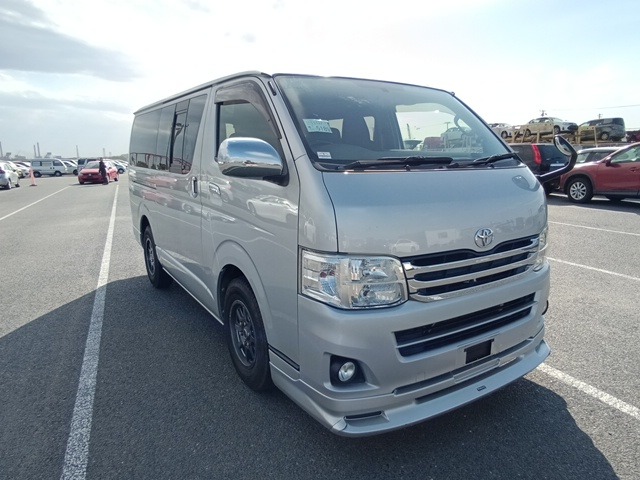 TOYOTA REGIUSACE VAN 2012