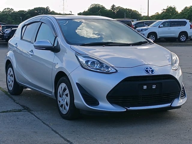 TOYOTA AQUA 2019