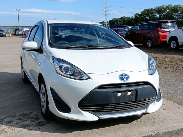 TOYOTA AQUA 2020