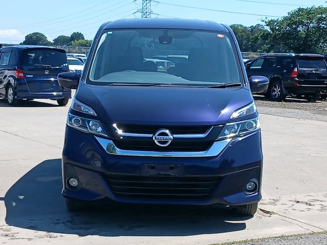 NISSAN SERENA photo 2