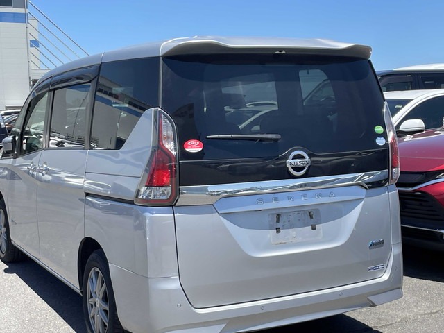 NISSAN SERENA photo 3
