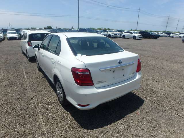 TOYOTA COROLLA AXIO photo 3
