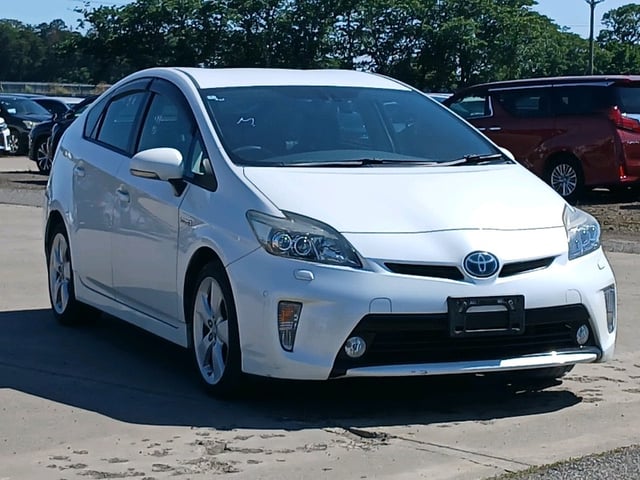 TOYOTA PRIUS 2014