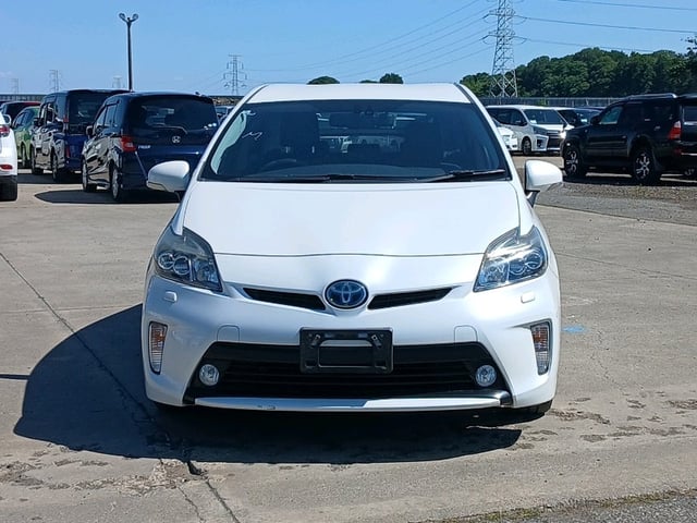 TOYOTA PRIUS photo 2