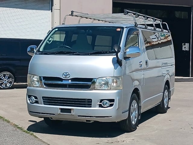 TOYOTA HIACE VAN photo 3