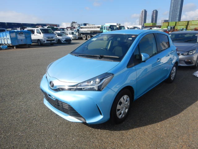 TOYOTA VITZ photo 2