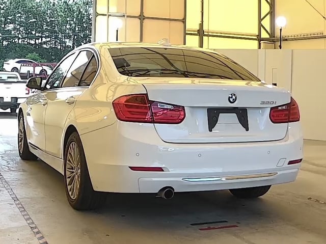 BMW 3 SERIES photo 3