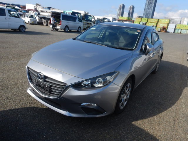 MAZDA AXELA photo 2