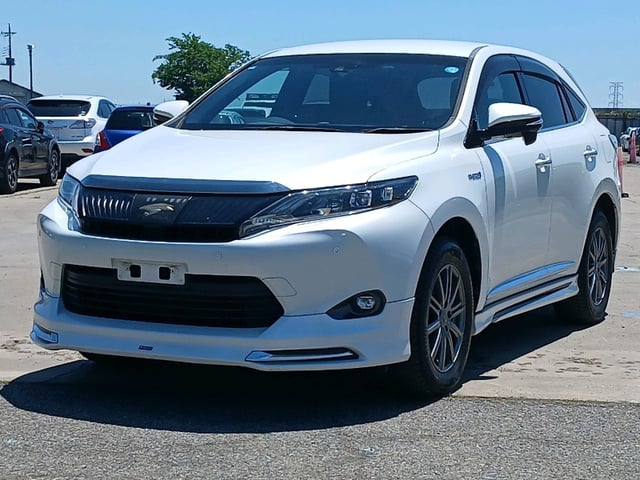TOYOTA HARRIER HYBRID photo 3
