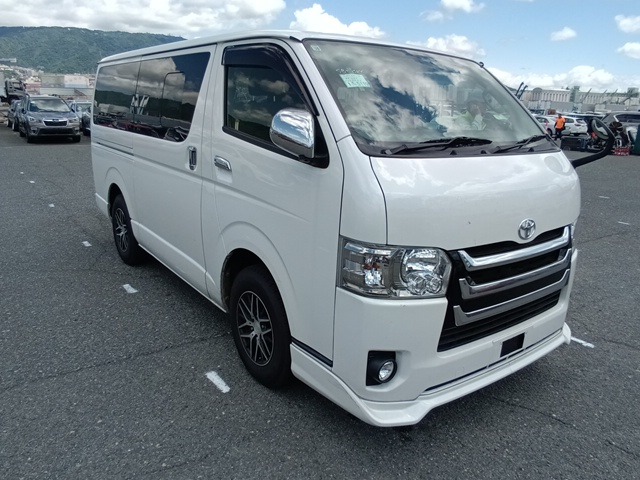 TOYOTA HIACE VAN 2017