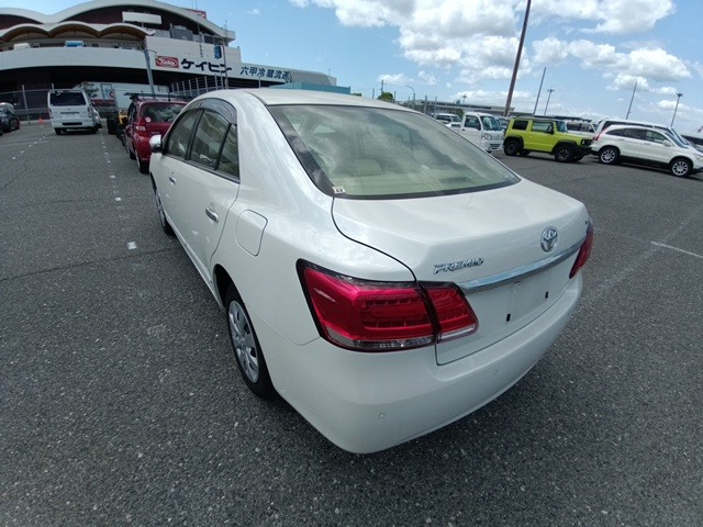 TOYOTA PREMIO photo 3