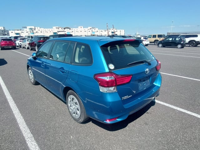 TOYOTA COROLLA FIELDER photo 3