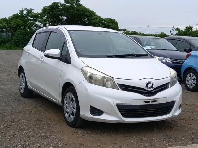 TOYOTA VITZ 2012