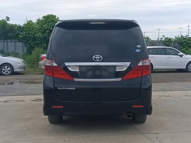 TOYOTA ALPHARD photo 2