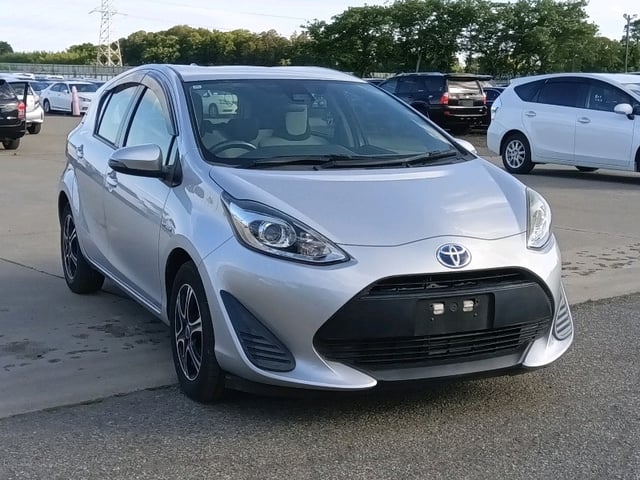 TOYOTA AQUA 2018