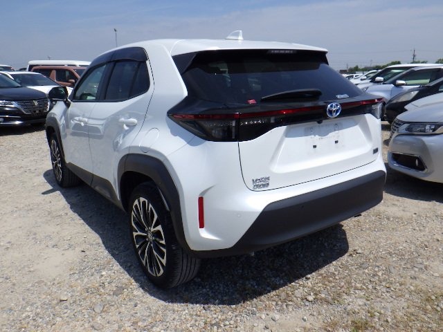 TOYOTA YARIS CROSS photo 3