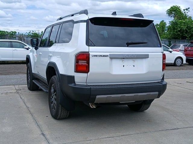 TOYOTA LAND CRUISER PRADO photo 2