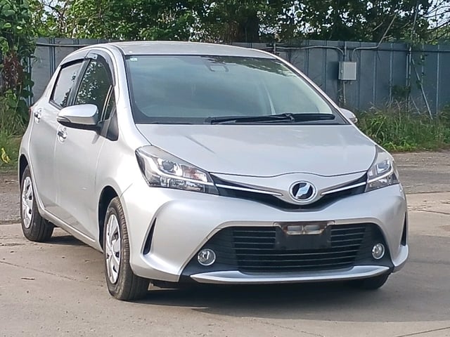 TOYOTA VITZ 2016