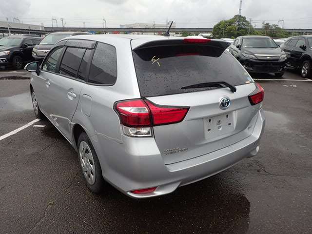 TOYOTA COROLLA FIELDER photo 3