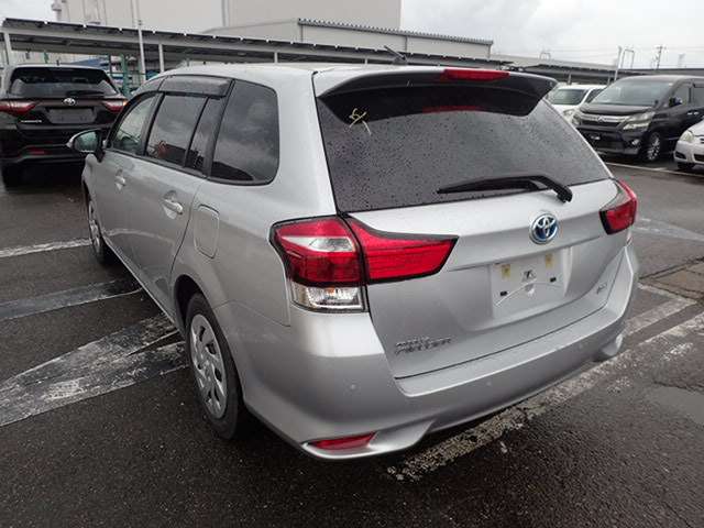 TOYOTA COROLLA FIELDER photo 3