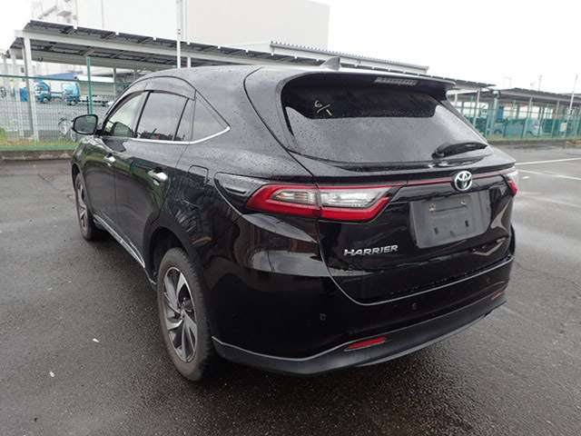 TOYOTA HARRIER photo 3