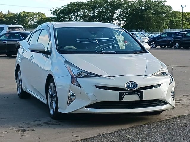 TOYOTA PRIUS 2016