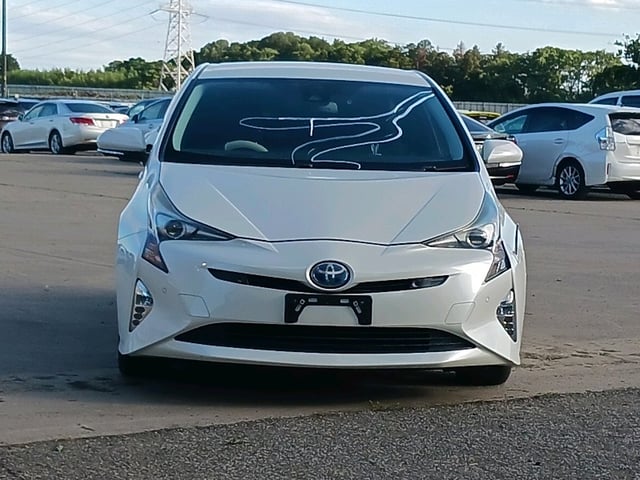 TOYOTA PRIUS photo 2