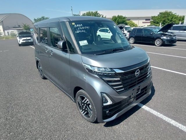 NISSAN ROOX 2023