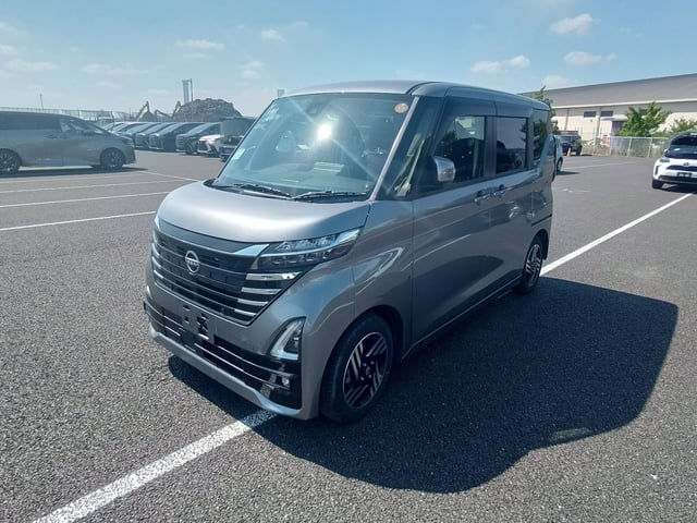 NISSAN ROOX photo 2