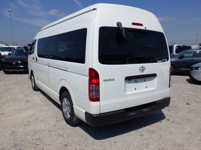 TOYOTA HIACE VAN photo 3